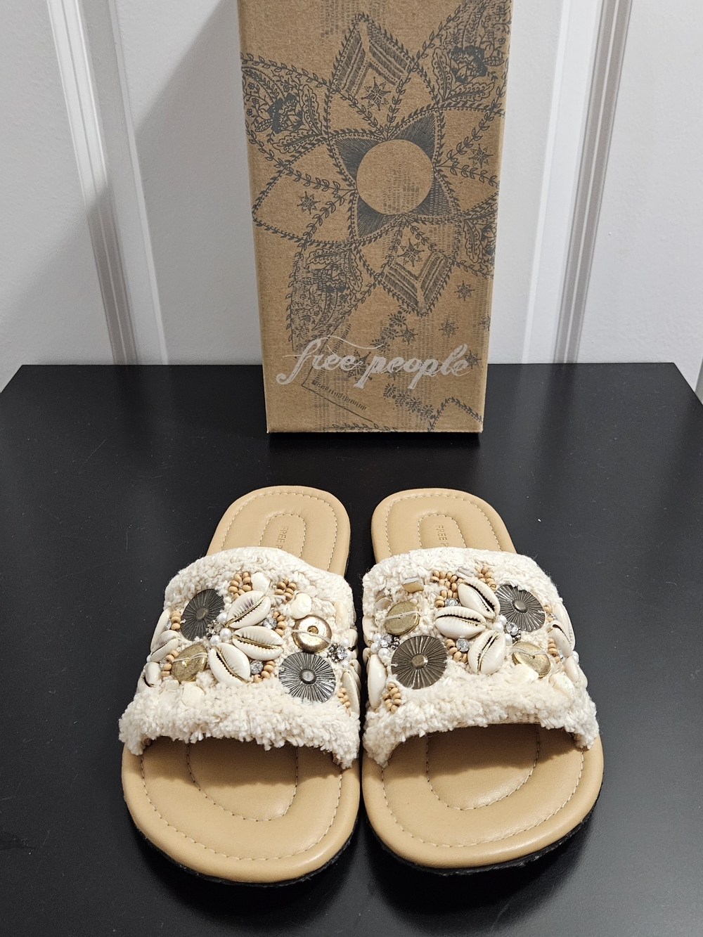 NIB Women's Free People Shipwreck Surf Shell Sandals Size 8M